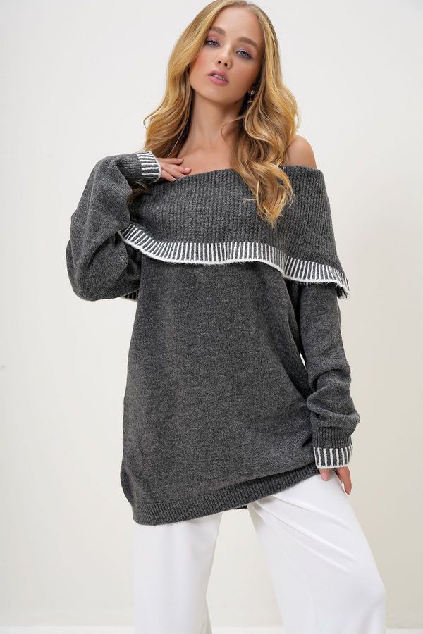Trend Alaçatı Stili Trend Alaçatı Stili Women's Anthracite Madonna Collar Stripe Detail Oversize Winter Knitted Sweater