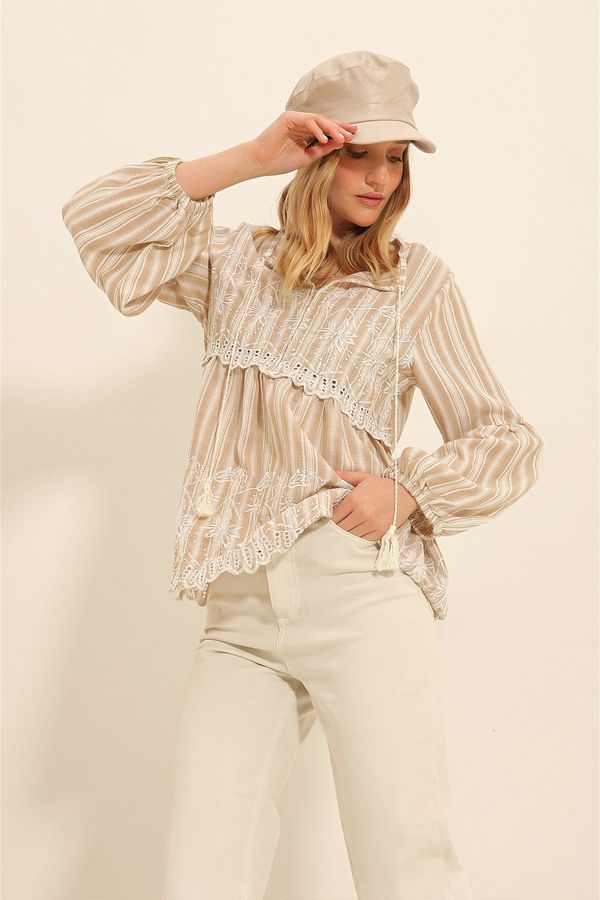 Trend Alaçatı Stili Trend Alaçatı Stili Women's Beige Front Embroidered Collar Tasseled Balloon Sleeve Woven Blouse