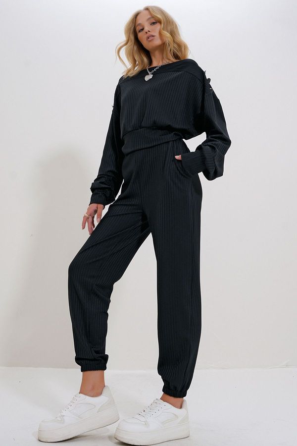 Trend Alaçatı Stili Trend Alaçatı Stili Women's Black Boat Neck Button Detail Crop Top and Jogging Pants Set