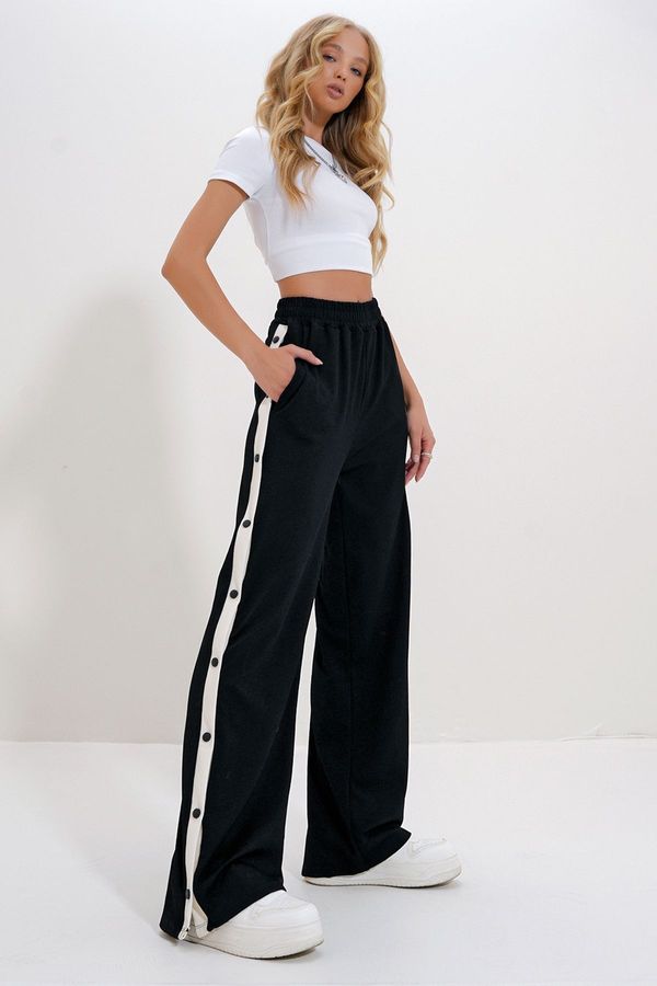 Trend Alaçatı Stili Trend Alaçatı Stili Women's Black Double Pocket Elastic Side Striped Wide Leg Trousers