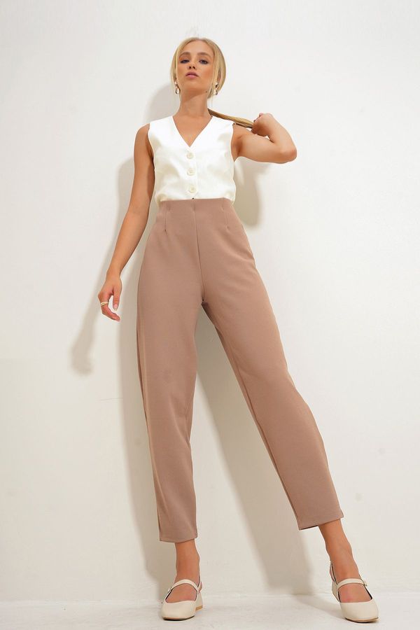 Trend Alaçatı Stili Trend Alaçatı Stili Women's Dark Beige High Waist Darted Flowy Crepe Knitted Trousers