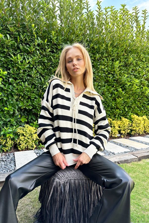 Trend Alaçatı Stili Trend Alaçatı Stili Women's Ecru-Black Polo Neck Striped Laced Oversize Knitwear Sweater
