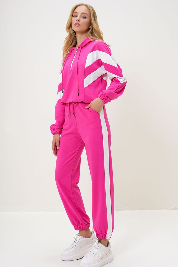 Trend Alaçatı Stili Trend Alaçatı Stili Women's Fuchsia Hooded Half Zippered Sweatshirt and Elastic Leg Tracksuit Set