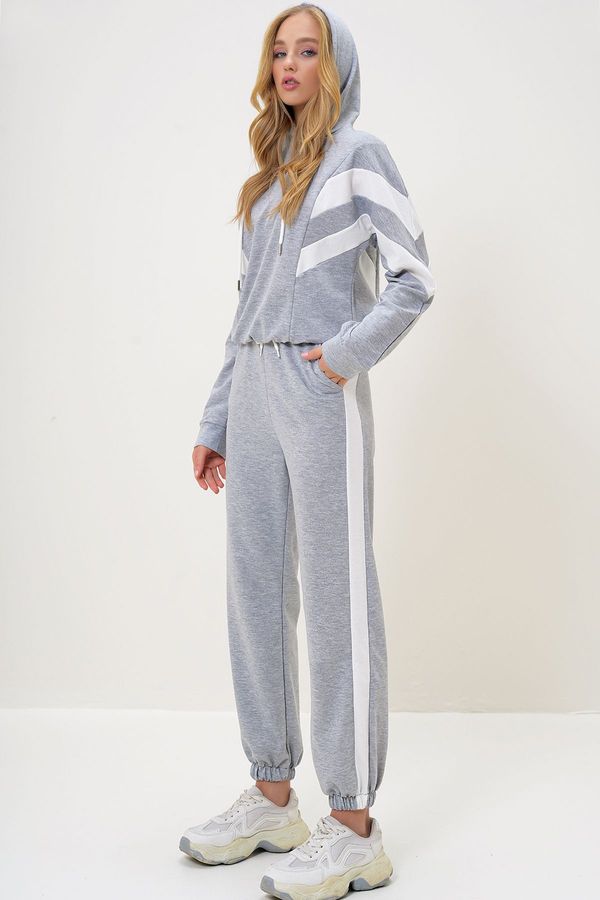 Trend Alaçatı Stili Trend Alaçatı Stili Women's Grey Melamine Hooded Sweatshirt and Elastic Leg Tracksuit Set