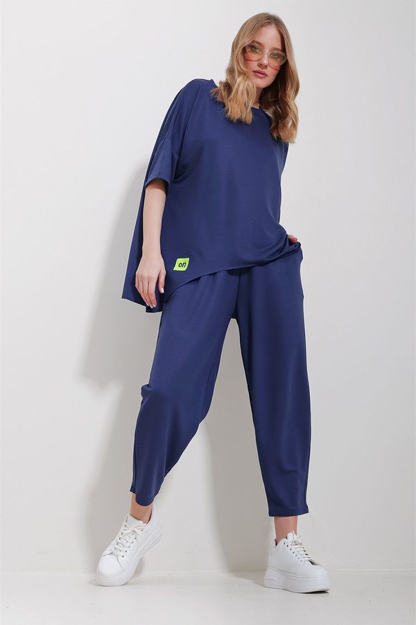 Trend Alaçatı Stili Trend Alaçatı Stili Women's Indigo Crew Neck Asymmetric Cut Coated Blouse And Trousers Suit