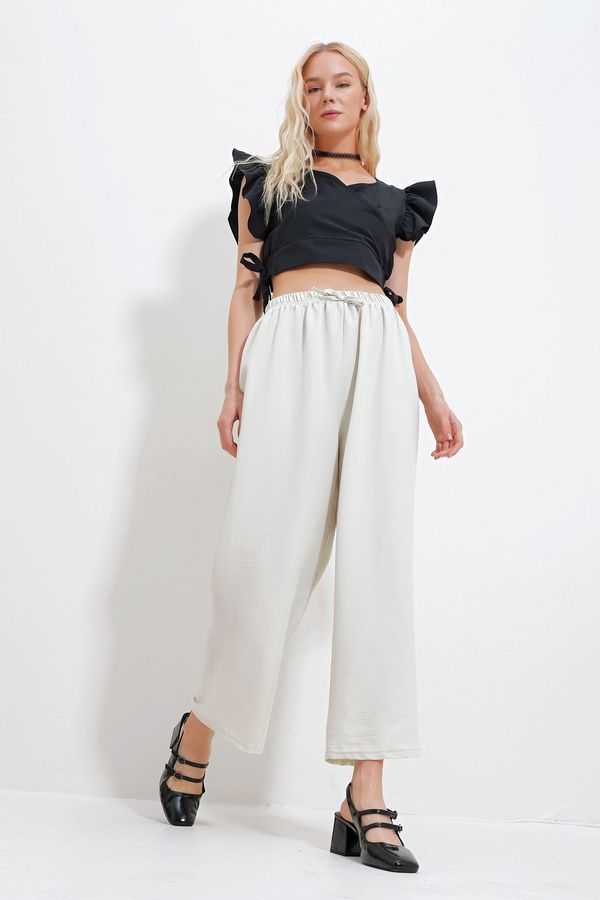 Trend Alaçatı Stili Trend Alaçatı Stili Women's Light Beige Elastic Waist Wide Leg Loose Woven Trousers