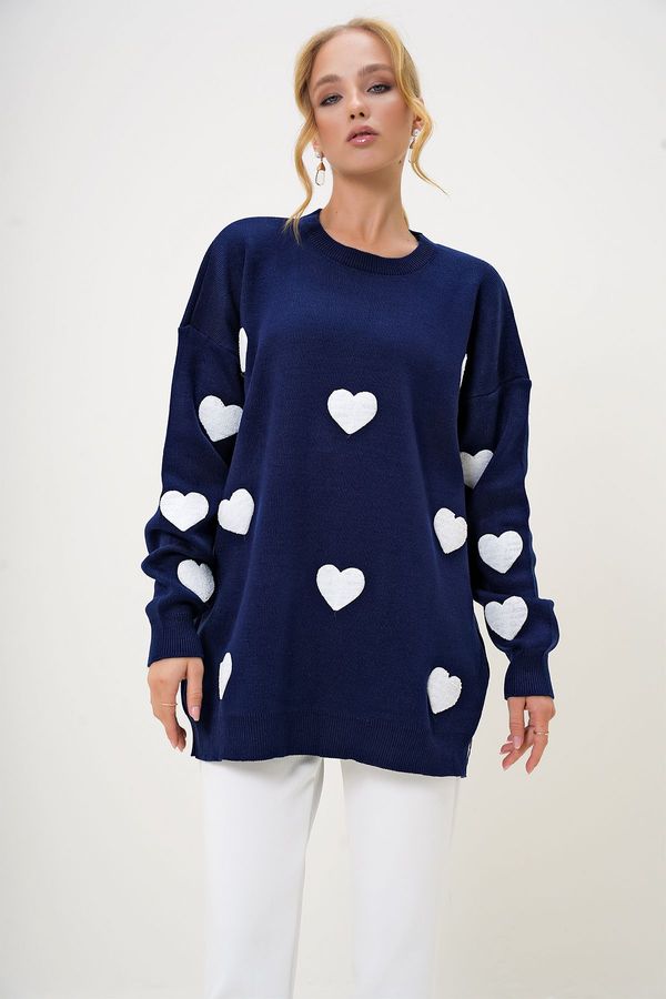 Trend Alaçatı Stili Trend Alaçatı Stili Women's Navy Blue Crew Neck Heart Embroidered Oversize Knitwear Sweater