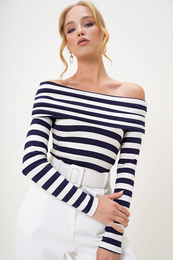 Trend Alaçatı Stili Trend Alaçatı Stili Women's Navy Blue Madonna Collar Striped Lycra Knitted Blouse