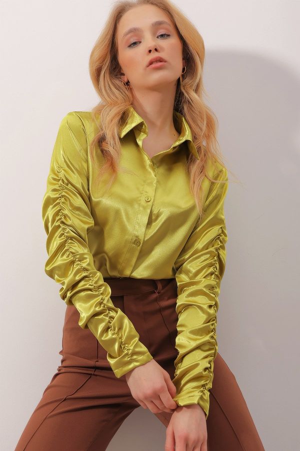 Trend Alaçatı Stili Trend Alaçatı Stili Women's Oil Green Satin Shirt with Shirred Sleeves