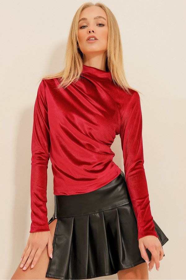 Trend Alaçatı Stili Trend Alaçatı Stili Women's Red High Neck Draped Velvet Blouse
