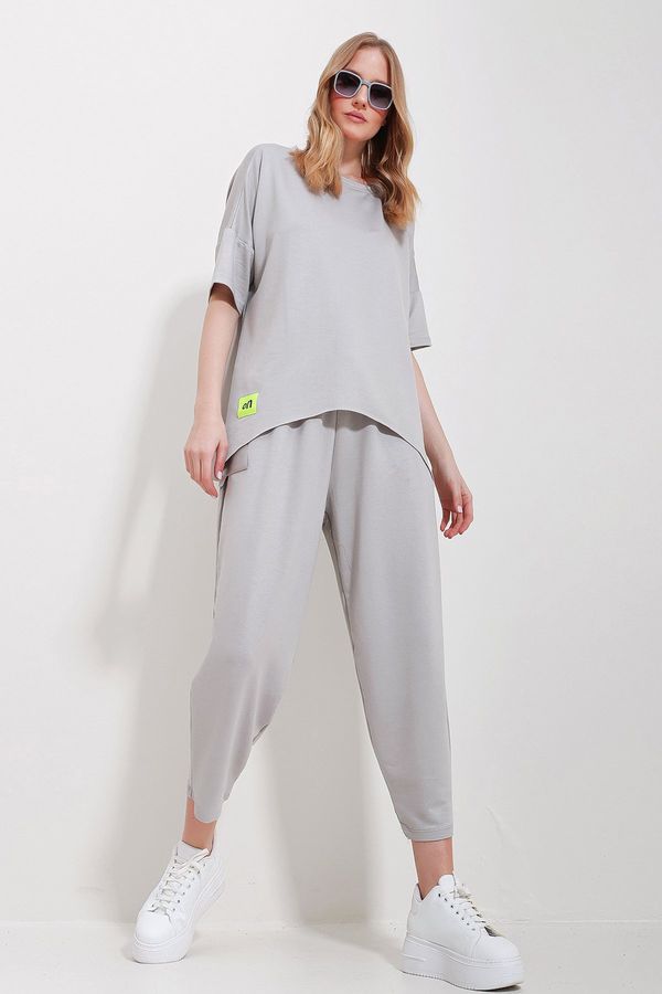 Trend Alaçatı Stili Trend Alaçatı Stili Women's Stone Crew Neck Asymmetric Cut Coated Blouse And Pants Suit