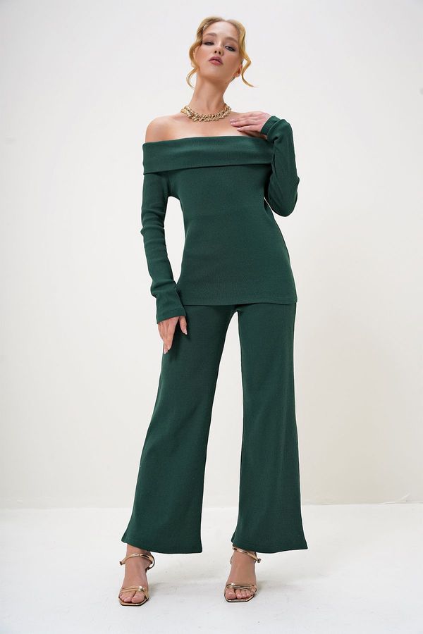 Trend Alaçatı Stili Trend Alaçatı Stili Women's Walnut Green Madonna Collar Camisole Blouse and Trouser Set