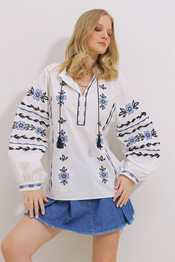 Trend Alaçatı Stili Trend Alaçatı Stili Women's White Prevailing Collar Embroidered Tasseled Cotton Linen Woven Blouse