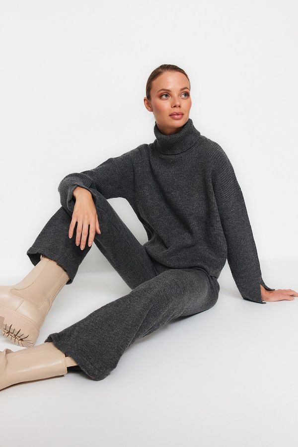 Trendyol Trendyol Anthracite Soft Textured Basic Trousers and Tricot Top-Top Set