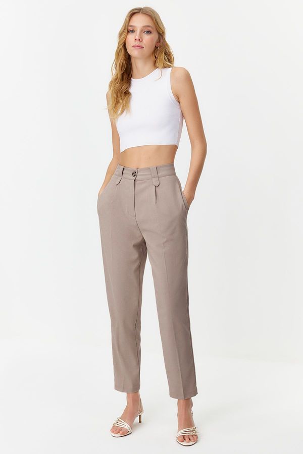 Trendyol Trendyol Beige Carrot High Waist Polyviscon Woven Trousers