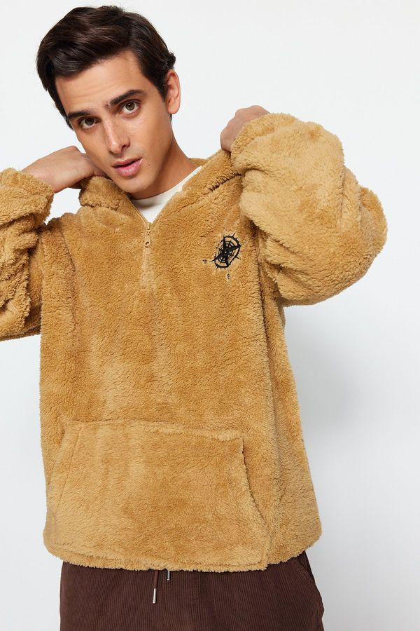 Trendyol Trendyol Beige Men's Oversize Half-Zip Hooded Minimal Logo Embroidered Warm Plush Sweatshirt.