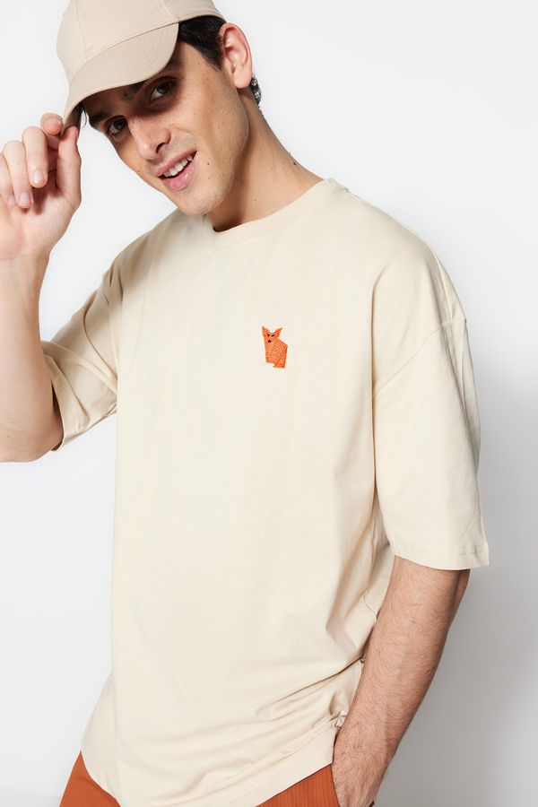 Trendyol Trendyol Beige Oversize Short Sleeve Fox Embroidered 100% Cotton T-Shirt