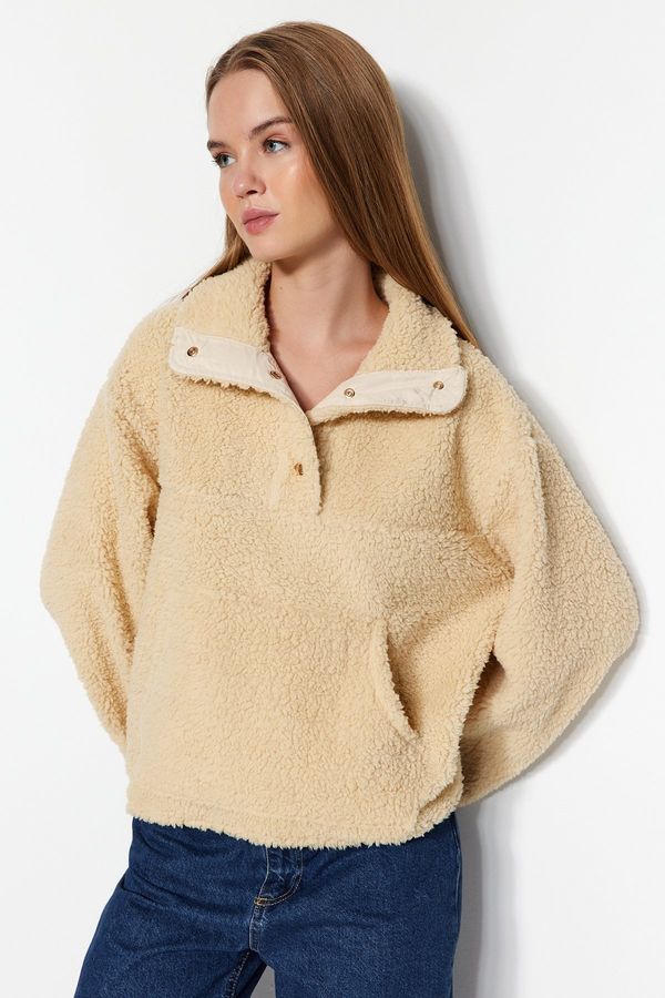 Trendyol Trendyol Beige Plush Snap Detailed Knitted Sweatshirt with Kangaroo Pocket