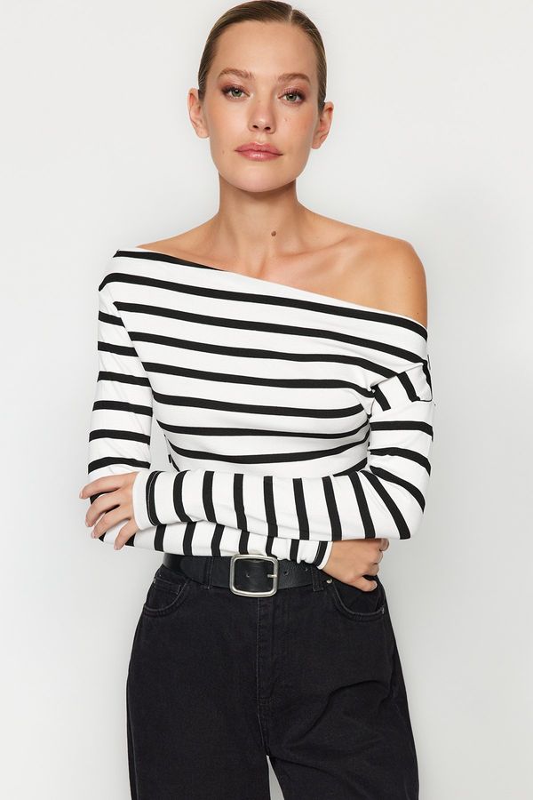 Trendyol Trendyol Black And White Striped Premium Soft Fabric Fitted Boat Neck Flexible Knitted Blouse