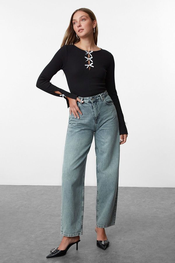 Trendyol Trendyol Black Bow and Cut Out Detailed Crew Neck Slim/Fitting Knitted Blouse