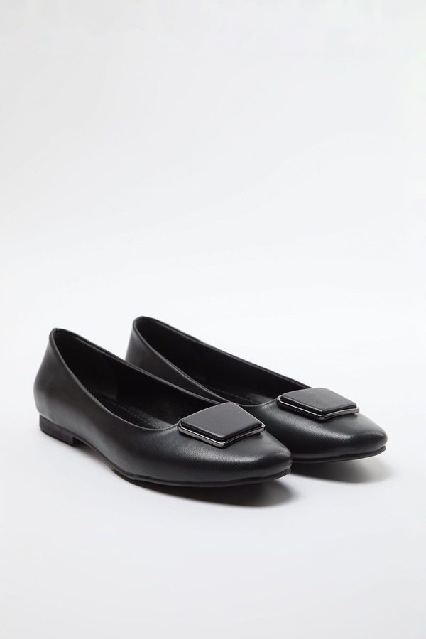 Trendyol Trendyol Black Buckle Detailed Low Heel Women's Ballerinas