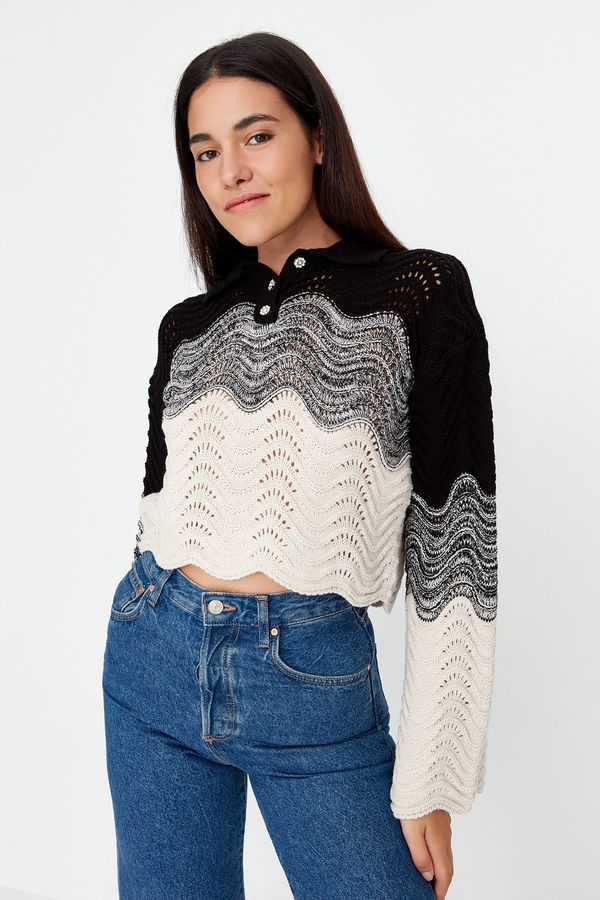 Trendyol Trendyol Black Crop Jewel Buttoned Knitwear Sweater