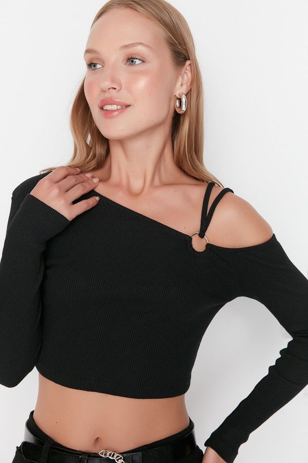 Trendyol Trendyol Black Fitted Crop With Accessory Detail Piping, Flexible Knitted Blouse with Crop