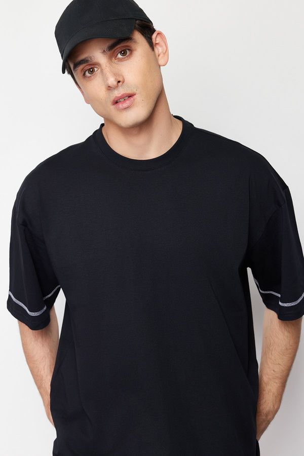 Trendyol Trendyol Black Oversize Sleeves 100% Cotton T-Shirt with Stitching Detail