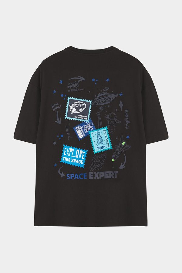 Trendyol Trendyol Black Oversize/Wide Cut Short Sleeve Galaxy Back Printed 100% Cotton T-shirt