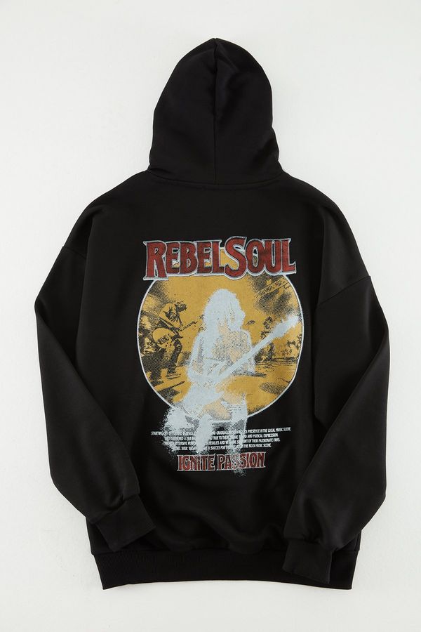Trendyol Trendyol Black Oversize/Wide-Fit Hooded Rock Music Printed Thick Sweatshirt