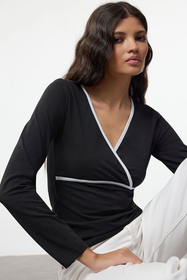 Trendyol Trendyol Black Piping Detailed Fitted/Body-Sit Regular Knitted Blouse