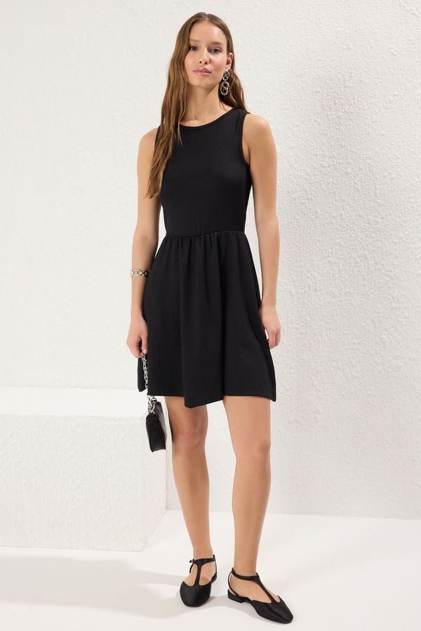 Trendyol Trendyol Black Plain Crepe Zero Sleeve Crew Neck Balloon Skirt Mini Knit Dress