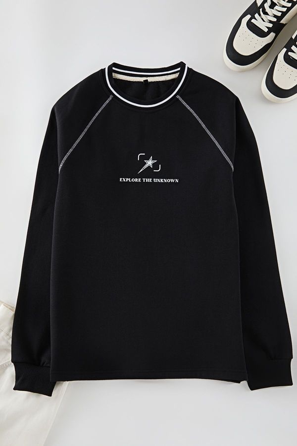 Trendyol Trendyol Black Regular Cut Stitching and Collar Knitwear Tape Detailed Printed Sweatshirt