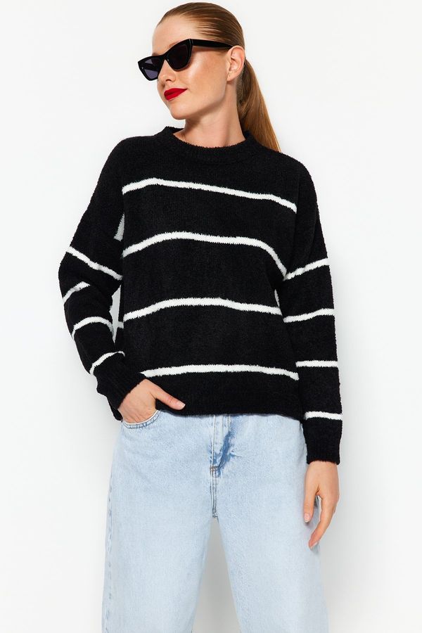 Trendyol Trendyol Black Soft Textured Boucle Striped Knitwear Sweater