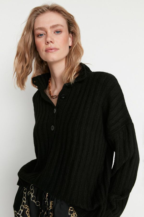 Trendyol Trendyol Black Wide Fit Soft Textured Stand-Up Collar Knitwear Sweater