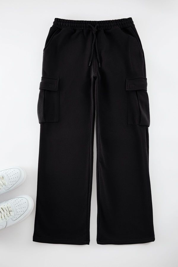 Trendyol Trendyol Black Wide Leg/Wide Cut Cargo Pocket Sweatpants