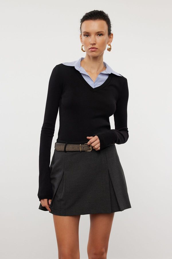 Trendyol Trendyol Black Woven Detailed Shirt Collar Regular/Normal Fit Knitted Blouse