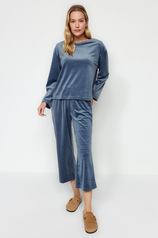 Trendyol Trendyol Blue Soft Feeling Velvet Tshirt-Capri Knitted Pajamas Set