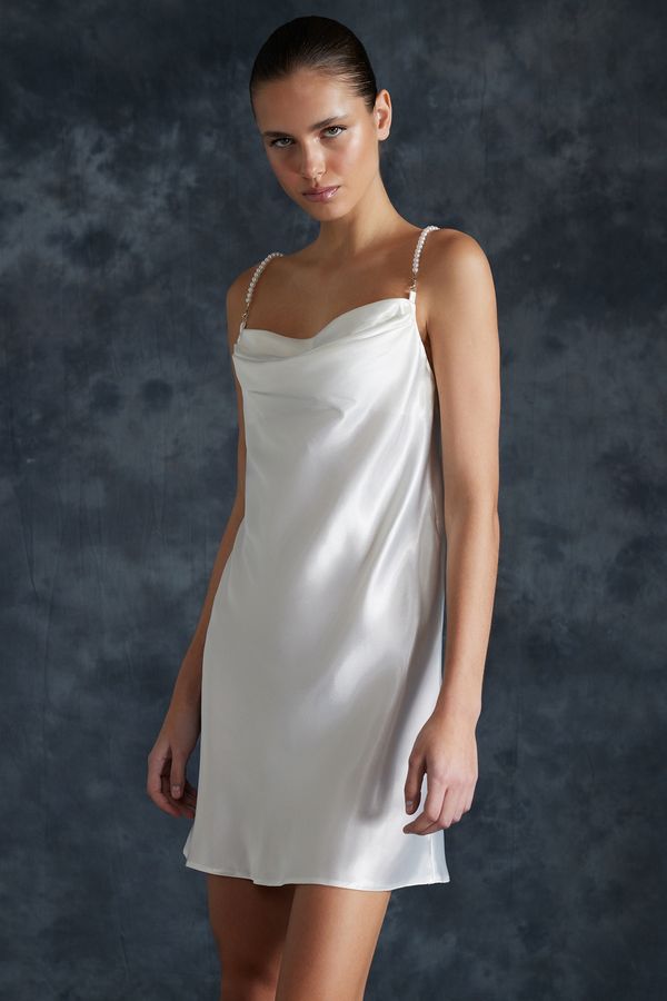 Trendyol Trendyol Bridal White Removable and Adjustable Pearl Strap Detail Satin Woven Nightgown
