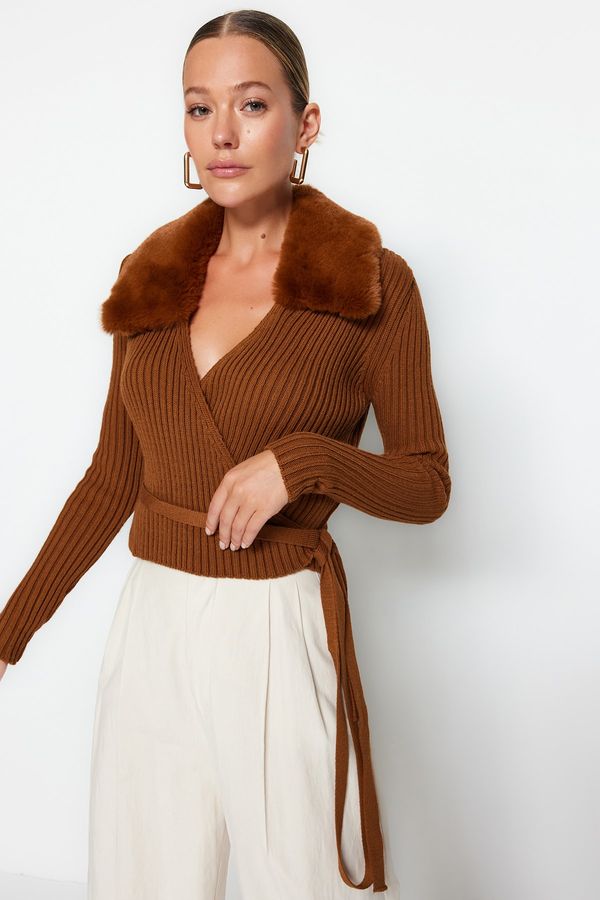 Trendyol Trendyol Brown Crop Faux Für Detailed Knitwear Sweater