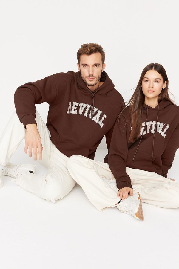 Trendyol Trendyol Brown Oversize/Wide Cut Hooded Fleece Inside/Warm Unisex Sweatshirt