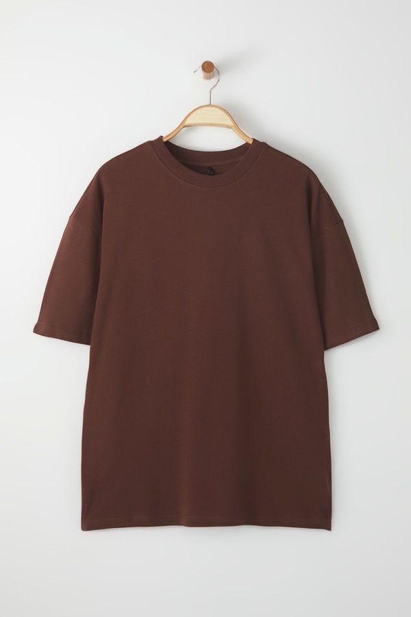 Trendyol Trendyol Brown Oversize/Wide Cut Textured Basic 100% Cotton T-Shirt