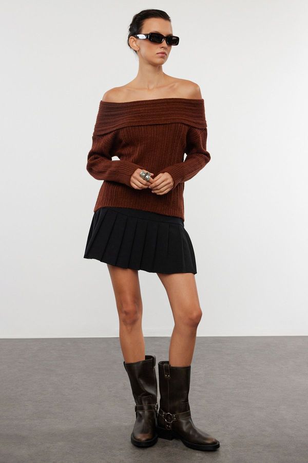 Trendyol Trendyol Brown Soft Textured Carmen Collar Knitwear Sweater