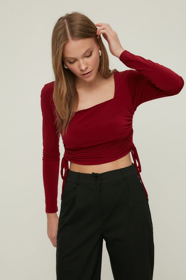 Trendyol Trendyol Burgundy Square Neck Gathered Detail Fitted/Sleeping Crop Elastic Knitted Blouse
