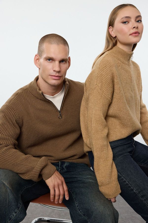 Trendyol Trendyol Camel Casual Regular Fit Couple Half Turtleneck Zipper Collar Sweater