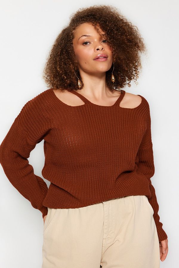 Trendyol Trendyol Curve Brown Front Window/Cut Out Detail Knitwear Sweater