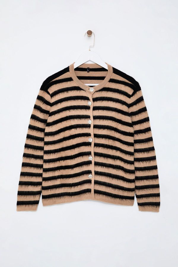 Trendyol Trendyol Curve Camel Soft Texture Striped Knit Cardigan