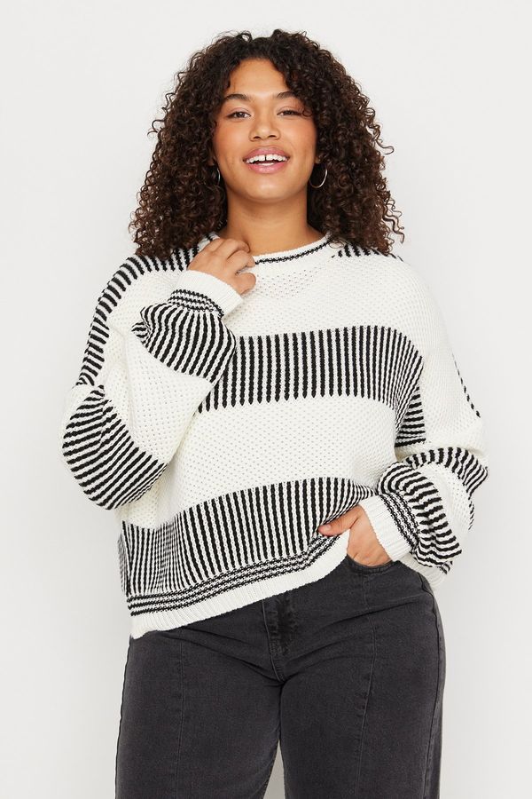 Trendyol Trendyol Curve Ecru Striped Textured Crew Neck Knitwear Sweater