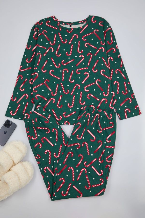 Trendyol Trendyol Curve Green New Year Themed Knitted Pajama Set