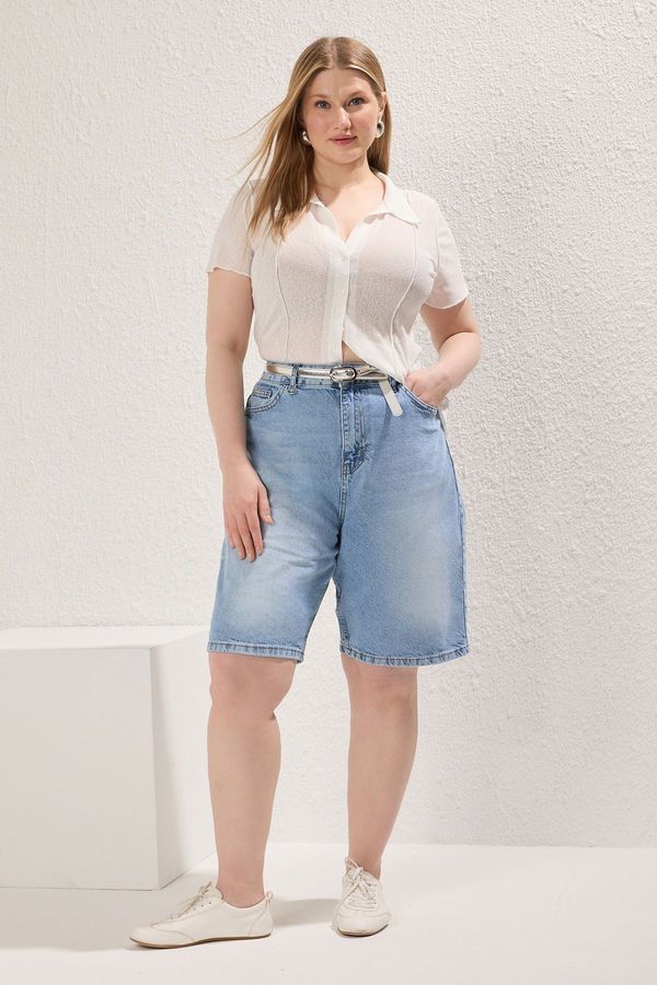 Trendyol Trendyol Curve Light Blue High Waist Straight Fit Denim Plus Size Shorts